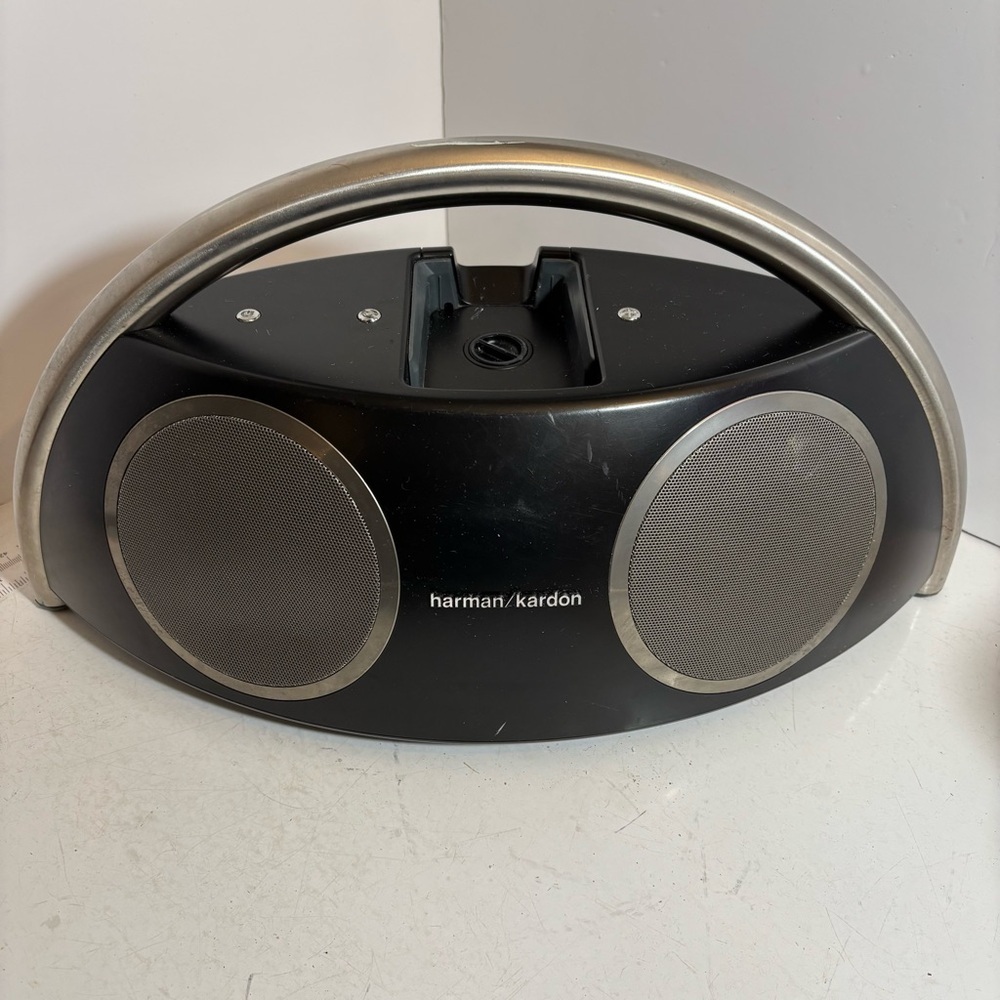 Harman Kardon Go & Play portable dock iPod iPhone Bluetooth adapter speaker